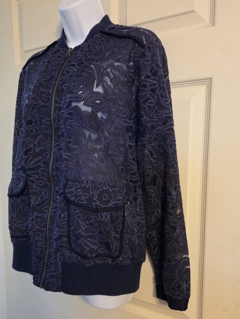 Anthropologie x Elevenses Miranda Lace Bomber Jacket in navy blue Size Small - Picture 2 of 12